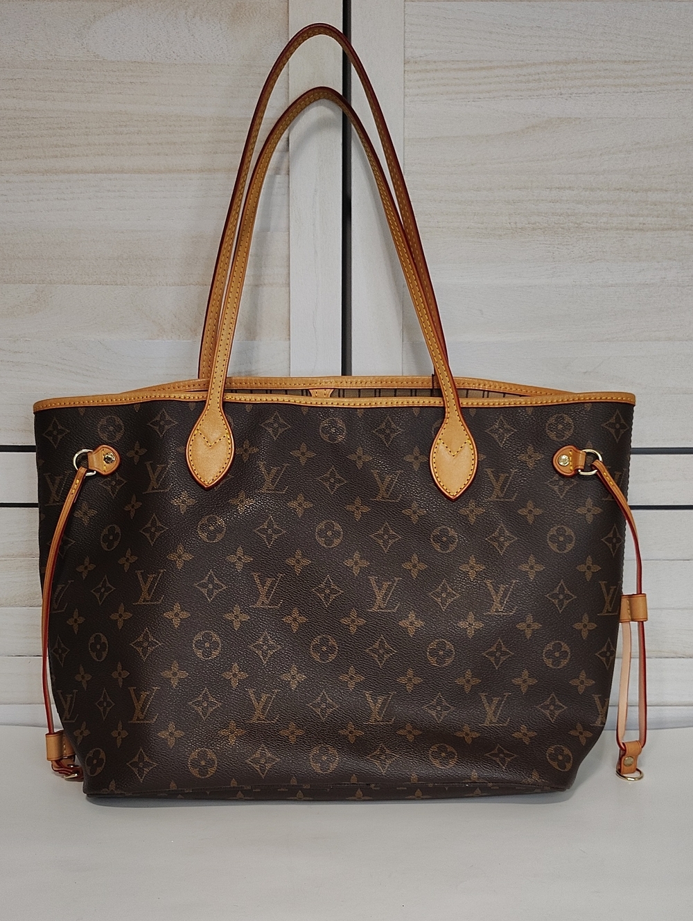 DUPE: NOT Authentic LV Neverfull Tote w/ Wallet                      M - Picture 3 of 13